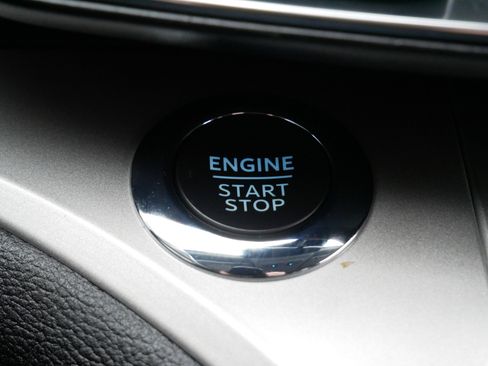 Used 2022 Ford Explorer XLT w/ Equipment Group 202A image 21