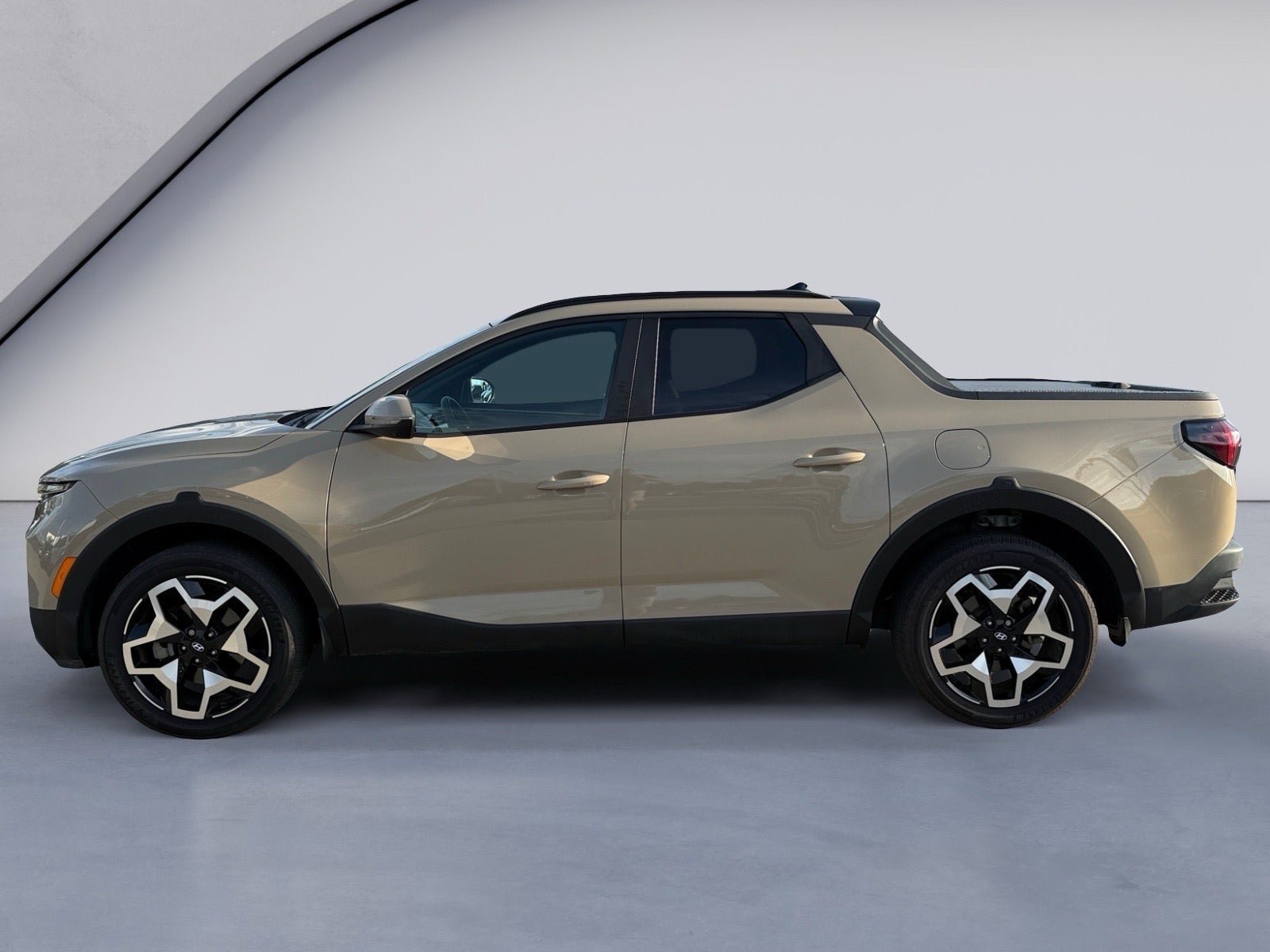 Used 2023 Hyundai Santa Cruz Limited AWD/4WD image 2