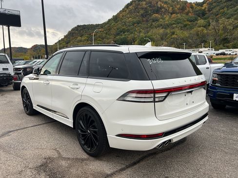 Used 2024 Lincoln Aviator Reserve w/ Equipment Group 201A image 4