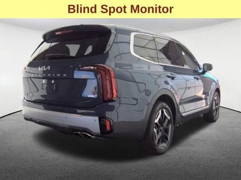 Used 2024 Kia Telluride S image 5