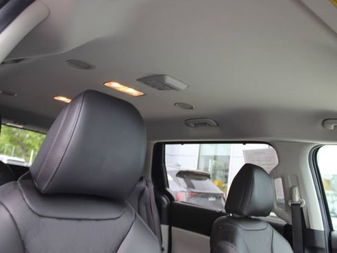 Used 2024 Kia Carnival EX FWD image 36