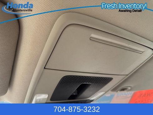 Used 2023 Honda Civic Touring image 29