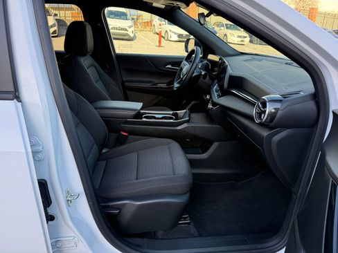 Used 2025 Chevrolet Equinox LT image 27