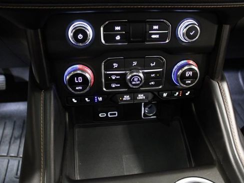 Used 2021 GMC Yukon AT4 image 33