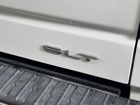 Used 2021 GMC Sierra 1500 SLT image 12