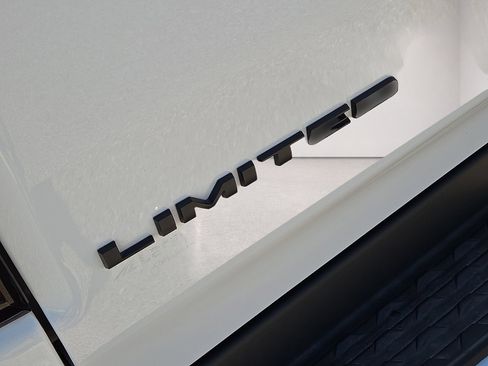Used 2023 RAM 1500 Limited AWD/4WD image 13