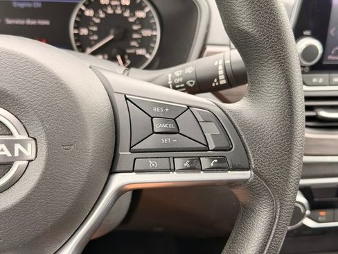 Used 2025 Nissan Altima 2.5 SV FWD image 25