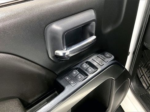 Used 2018 Chevrolet Silverado 1500 LT image 38