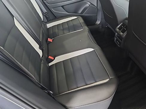 New 2026 Volkswagen Taos SEL AWD/4WD image 17