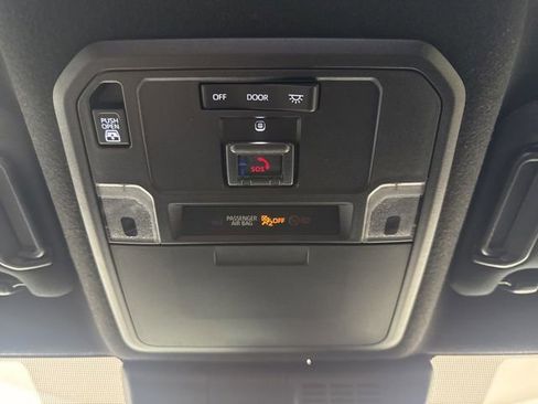 Used 2025 Toyota 4Runner SR5 AWD/4WD image 14