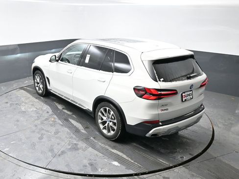 Used 2025 BMW X5 xDrive50e image 43