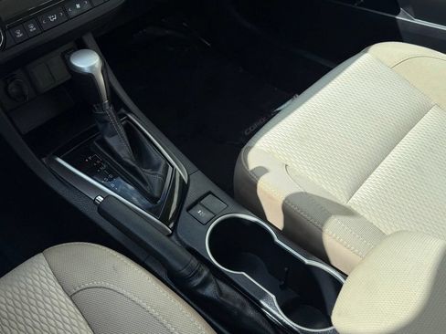 Used 2016 Toyota Corolla LE FWD image 14