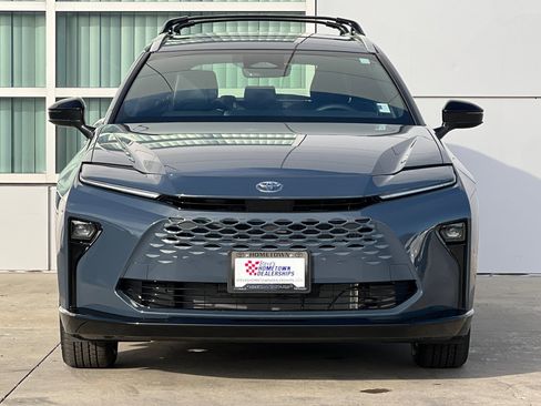 New 2025 Toyota Crown Signia image 6