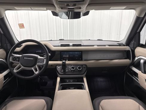 Used 2024 Land Rover Defender 110 X-Dynamic SE AWD/4WD image 16