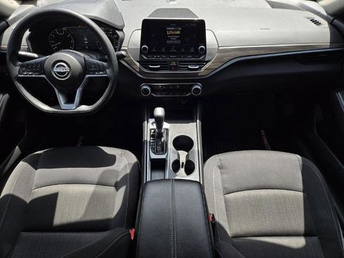 Certified 2025 Nissan Altima 2.5 SV FWD image 13