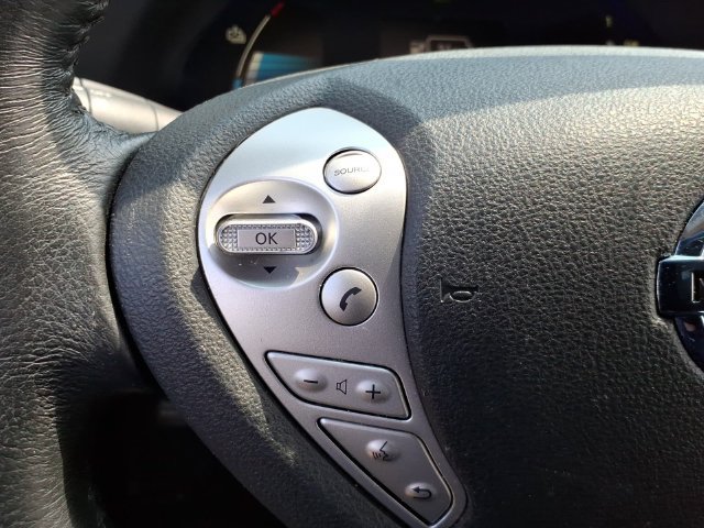 Used 2016 Nissan Leaf SL w/ Premium Package FWD image 18
