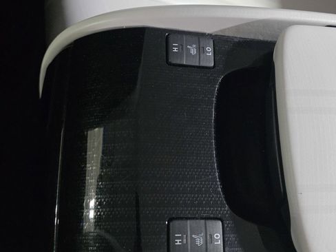 Used 2017 Toyota Mirai image 17