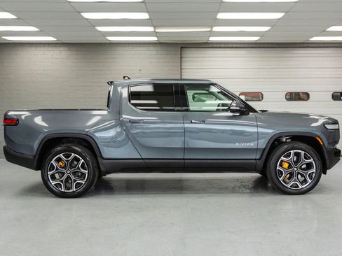 Used 2022 Rivian R1T Adventure image 5