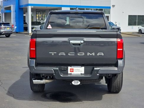 Used 2024 Toyota Tacoma Limited w/ Limited Package (LT) image 8