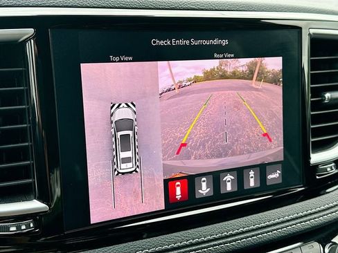 Used 2025 Chrysler Pacifica Limited w/ Uconnect Theater Family Group AWD/4WD image 14