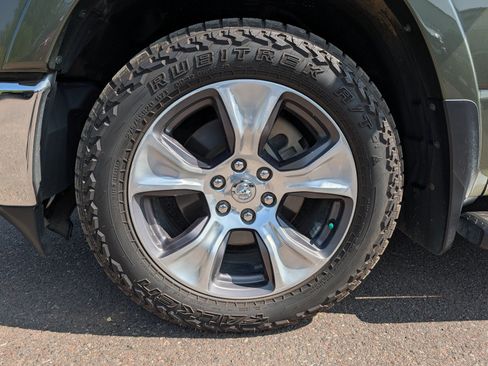 Used 2020 RAM 1500 Laramie AWD/4WD image 15