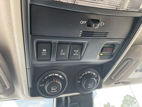 Used 2020 Toyota 4Runner TRD Off-Road image 12