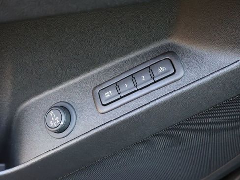 Certified 2021 Chevrolet Equinox Premier w/ Redline Edition image 37