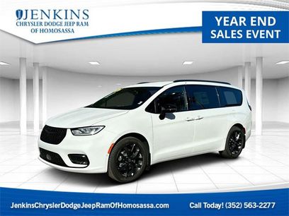 New 2026 Chrysler Pacifica Select