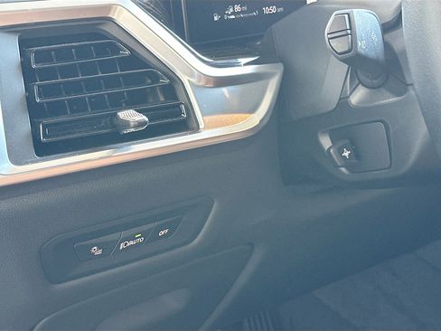 Certified 2025 BMW X5 xDrive50e image 10