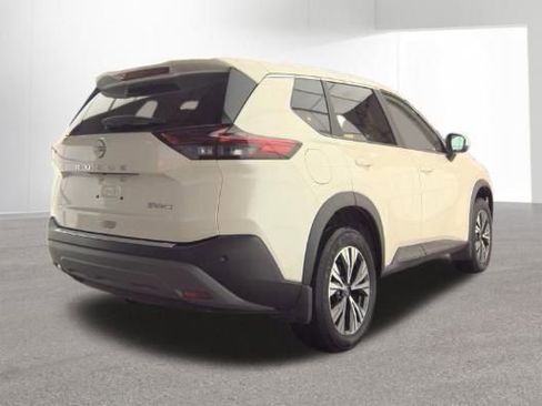 Used 2023 Nissan Rogue SV image 5