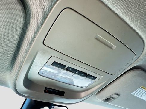 Used 2022 Chevrolet Colorado LT w/ Safety Package image 18