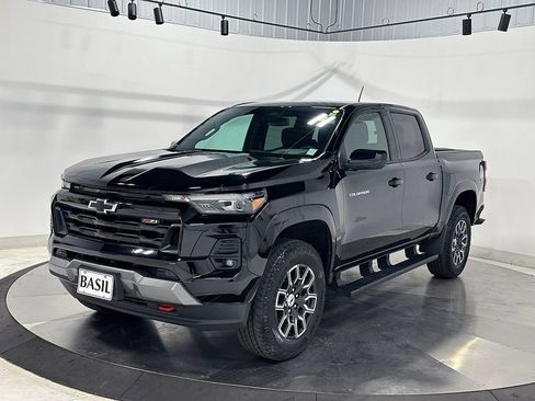 Used 2023 Chevrolet Colorado Z71 w/ Z71 Convenience Package 2 AWD/4WD image 8
