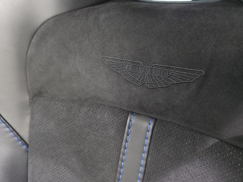 Used 2023 Aston Martin DBX AWD/4WD image 5