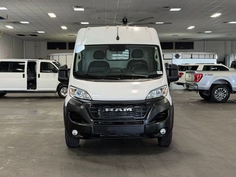 Used 2025 RAM ProMaster 2500 w/ Convenience Group FWD image 12