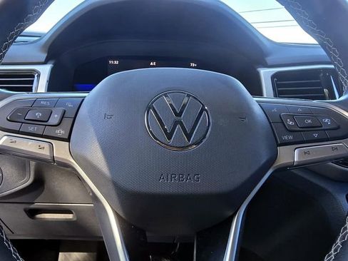 Certified 2022 Volkswagen Atlas Cross Sport SE w/ Panoramic Sunroof Package image 13