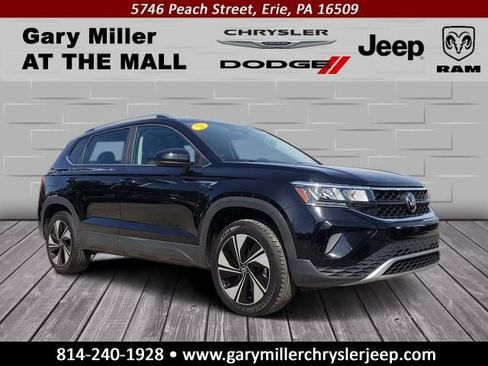 Used 2023 Volkswagen Taos SE w/ Panoramic Sunroof Package AWD/4WD image 1
