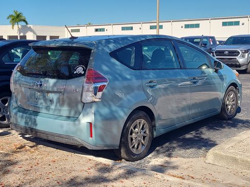 Used 2015 Toyota Prius V image 6