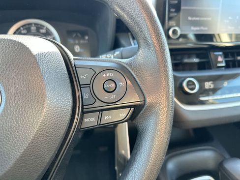 Used 2022 Toyota Corolla LE image 29
