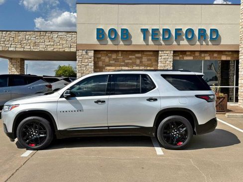 Certified 2019 Chevrolet Traverse Premier w/ Redline Edition FWD image 2