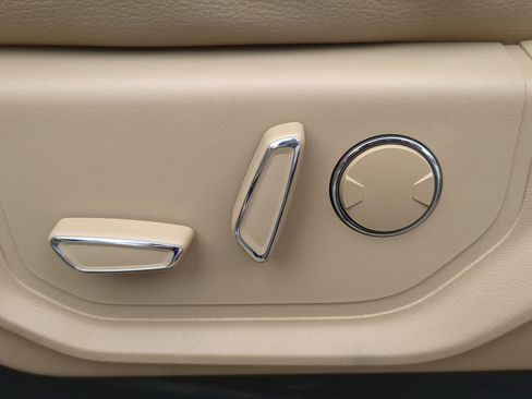 Used 2019 Ford F250 Lariat w/ Chrome Package image 28