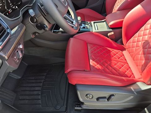 Used 2024 Audi SQ5 Prestige image 32