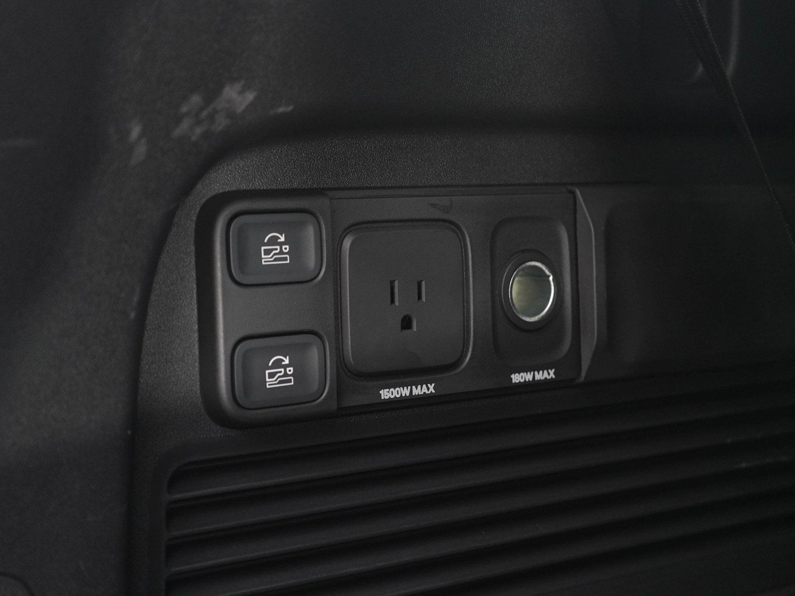 Used 2023 Rivian R1S Adventure Quad AWD/4WD image 22