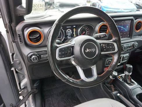 Used 2021 Jeep Gladiator Mojave w/ Dual Top Group AWD/4WD image 17