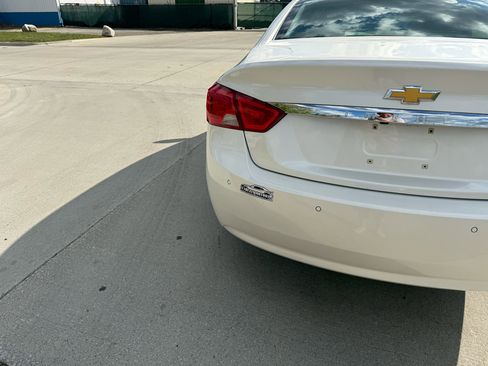 Used 2014 Chevrolet Impala LT w/ Convenience Package image 8