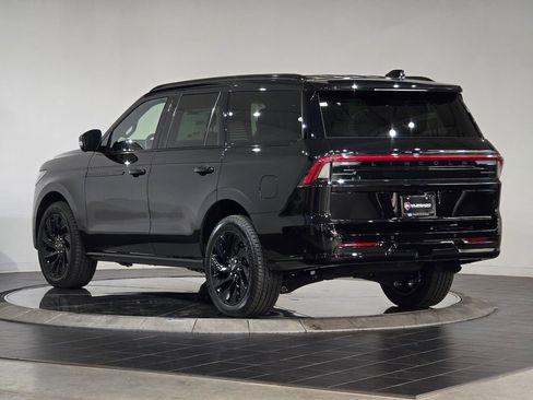 New 2025 Lincoln Navigator Reserve w/ Jet Appearance Package image 7