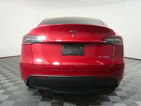 Used 2023 Tesla Model Y Long Range AWD/4WD image 4