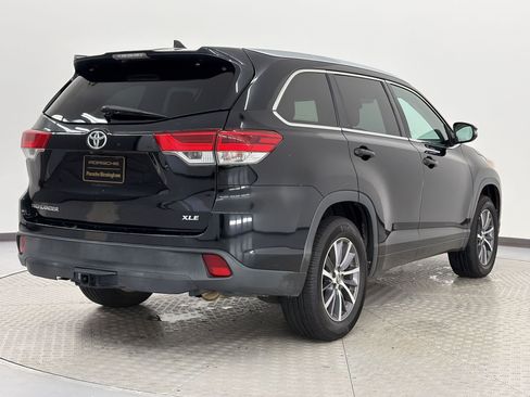 Used 2018 Toyota Highlander XLE FWD image 9