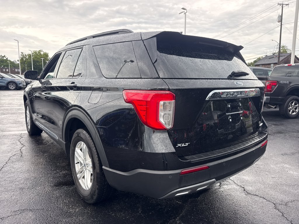Used 2024 Ford Explorer XLT w/ Equipment Group 202A AWD/4WD image 10