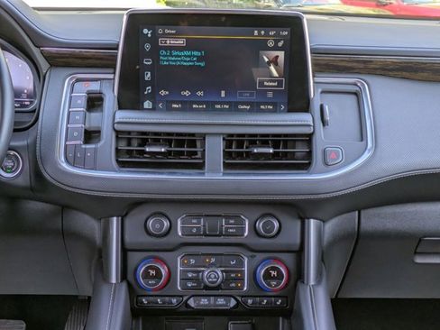 Used 2023 Chevrolet Suburban Premier image 19