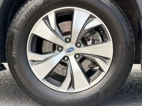 Used 2020 Subaru Ascent Premium w/ Convenience Package AWD/4WD image 14